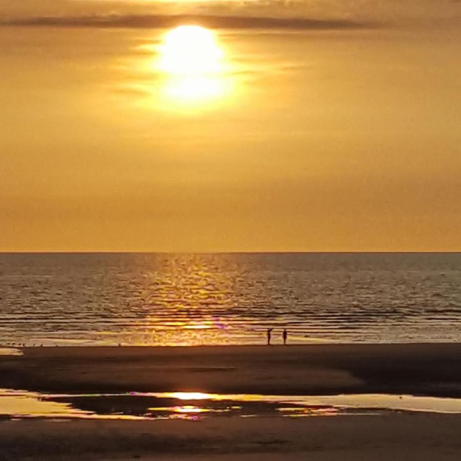 Les Obiones, Vue Laterale Mer, Fort Mahon Plage, Magnifique Studio Cabine 4P, Avec Balcon , Parking Prive Gratuit, Wifi, Classe 2 Etoiles, Exposition Plein Sud En Baie De Somme Zewnętrze zdjęcie