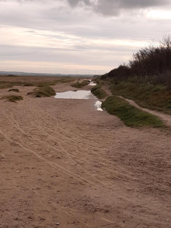Les Obiones, Vue Laterale Mer, Fort Mahon Plage, Magnifique Studio Cabine 4P, Avec Balcon , Parking Prive Gratuit, Wifi, Classe 2 Etoiles, Exposition Plein Sud En Baie De Somme Zewnętrze zdjęcie